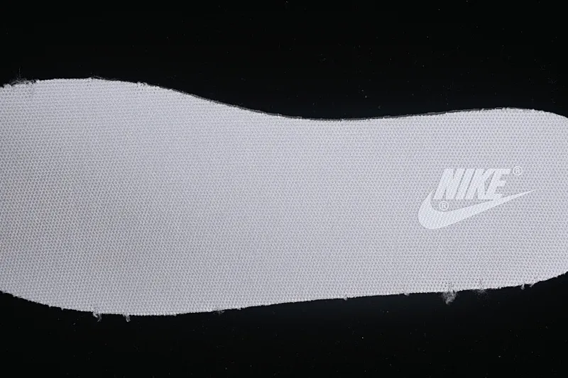 All categories Nk SB Dunk series Nk SB Dunk Low low-top sneakers Nk Dunk Pure "Platinum" Little Bear Story White Blue Brown Simple and versatile SB strap low-top casual sneakers DV0831-101